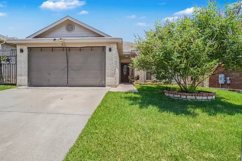 9936 Blue Bell Dr, Fort Worth, TX 76108
