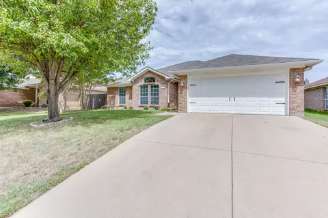 1020 Thistle Meade Cir, Burleson, TX 76028