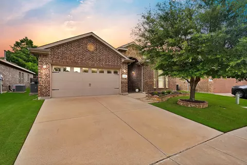 5003 Audie Ct, Arlington, TX 76001