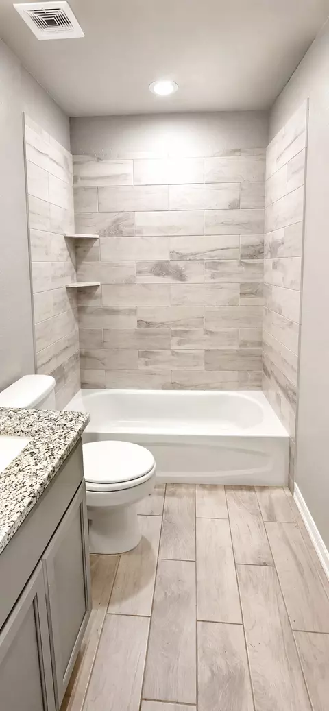 Bath - 11501 Ullrich Ct, Lorena, TX 76655 photo 1 of 8