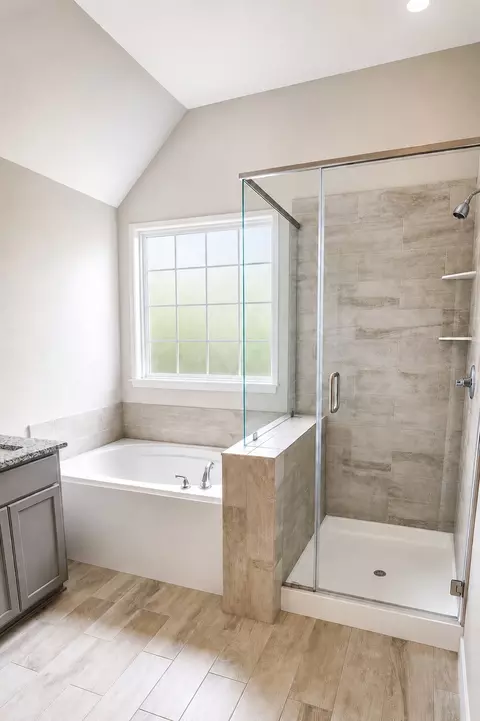 Bath - 11501 Ullrich Ct, Lorena, TX 76655 photo 6 of 8