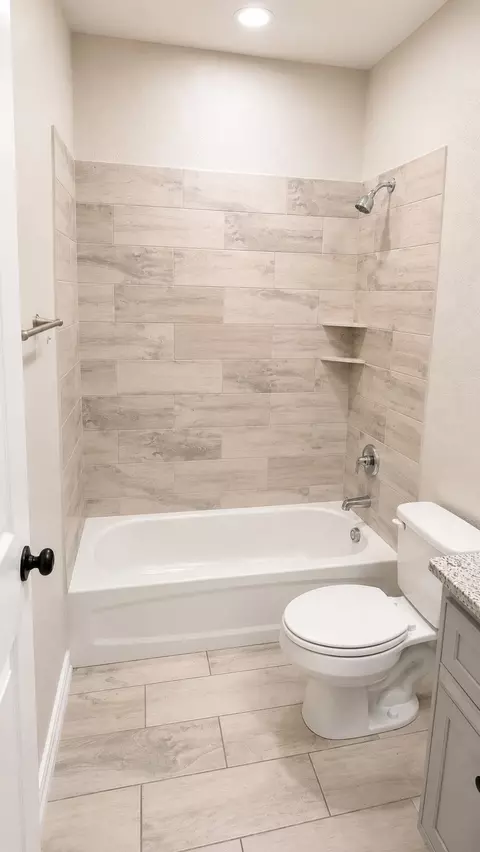 Bath - 11501 Ullrich Ct, Lorena, TX 76655 photo 3 of 8