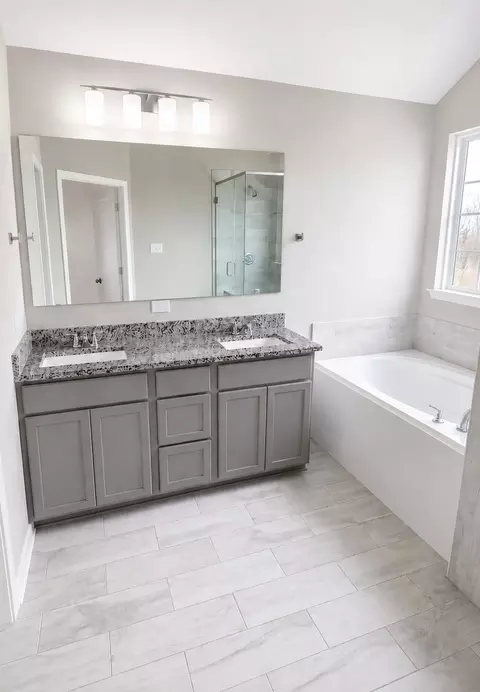 Bath - 11501 Ullrich Ct, Lorena, TX 76655 photo 5 of 8
