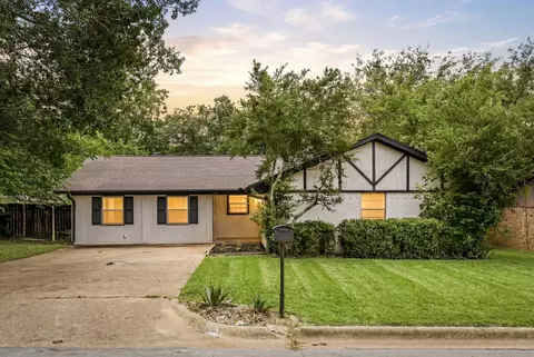 1213 Vivienne St, Weatherford, TX 76086