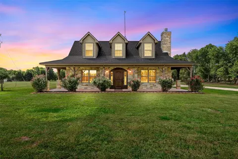 586 Fm 1242, Abbott, TX 76621