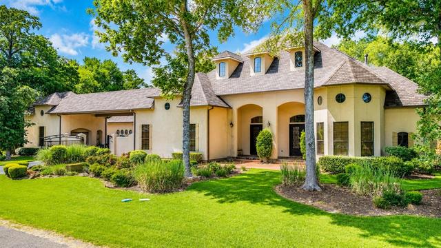 299 Saint Andrews Dr, Mabank, TX 75156