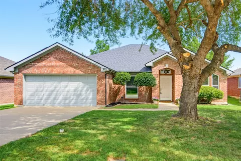 1812 Saint Nevis Dr, Mansfield, TX 76063