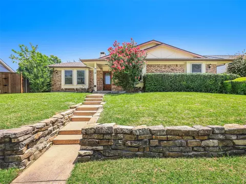 1929 Avignon Ct, Carrollton, TX 75007
