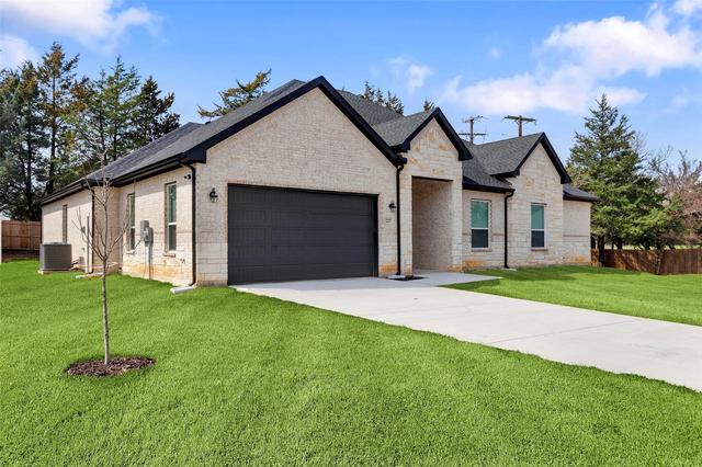 2217 S Peachtree Ct, Denison, TX 75020