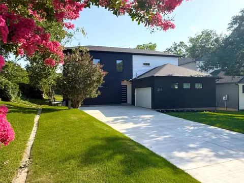 210 Silverleaf Dr, Fort Worth, TX 76112