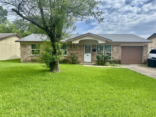 1110 Barclay Dr, Mesquite, TX 75149