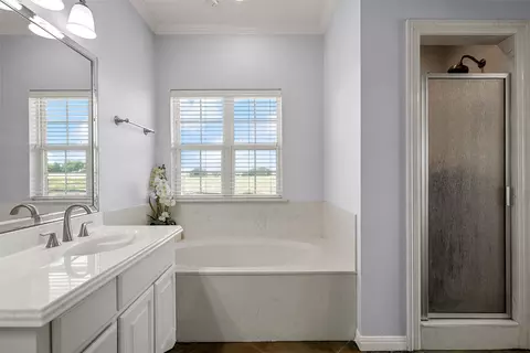 Bath - 3696 Old Lorena Rd, Lorena, TX 76655 photo 2 of 3
