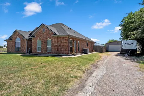 Exterior - 3696 Old Lorena Rd, Lorena, TX 76655 photo 2 of 3