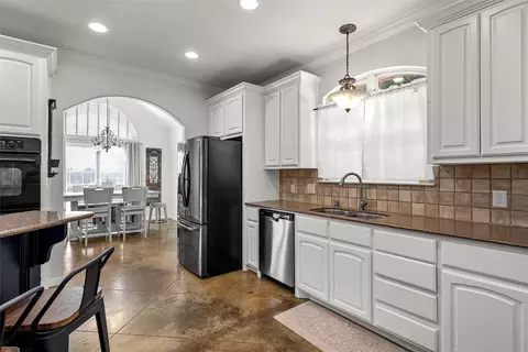 Kitchen - 3696 Old Lorena Rd, Lorena, TX 76655 photo 3 of 4