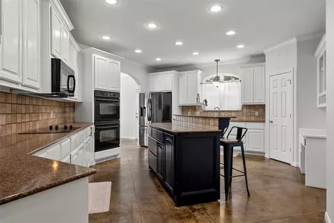 Kitchen - 3696 Old Lorena Rd, Lorena, TX 76655 photo 4 of 4