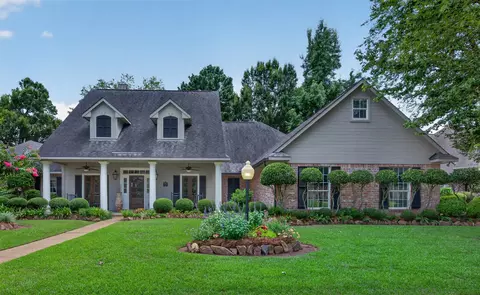 10043 Toulouse Dr, Shreveport, LA 71106