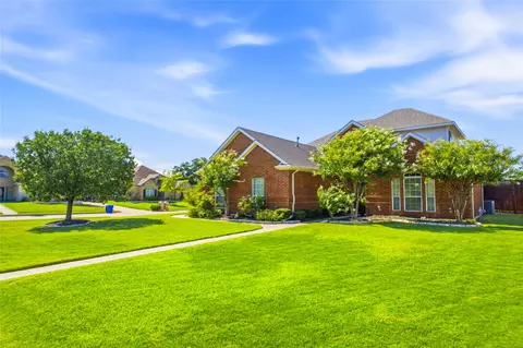 1201 Forest Green Dr, Kennedale, TX 76060