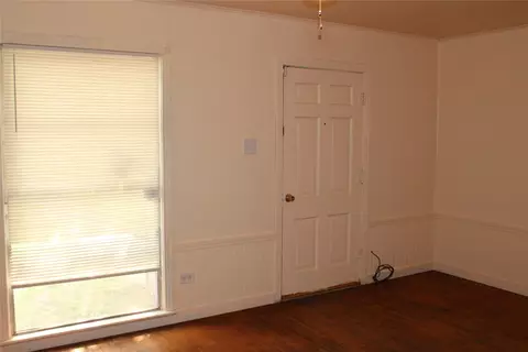 Living - 3732 N 23rd St, Waco, TX 76708 photo 2 of 2
