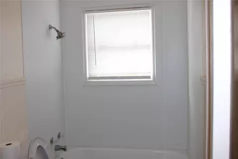 Bath - 3732 N 23rd St, Waco, TX 76708 photo 1 of 2