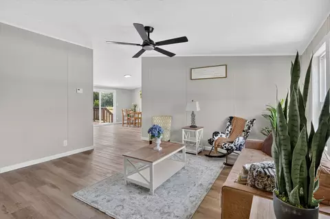 8020 S Prairie Hill St, Alvarado, TX 76009