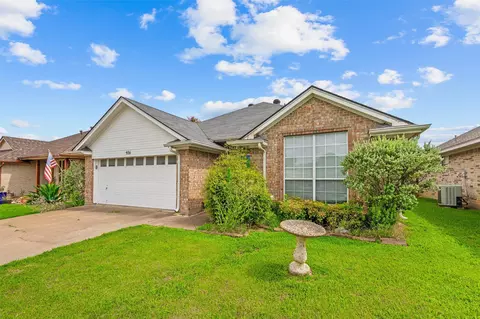 926 Meadow Cir S, Keller, TX 76248
