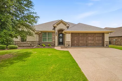 1010 Anna Cir, Granbury, TX 76048