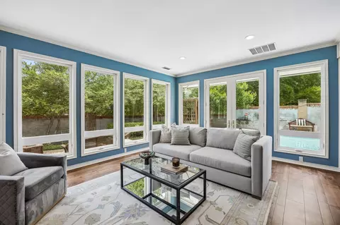 1 Crown Pl, Richardson, TX 75080