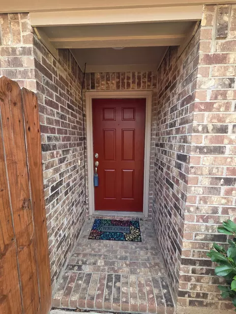 2142 Glen Heights Dr, Garland, TX 75044