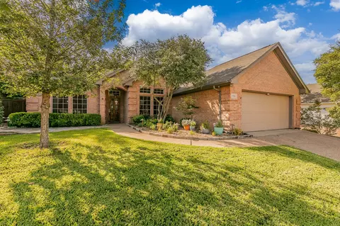 2536 Oak Brook Dr, Bedford, TX 76021