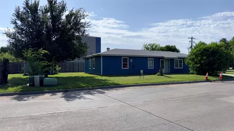 509 N 10th St, Sanger, TX 76266