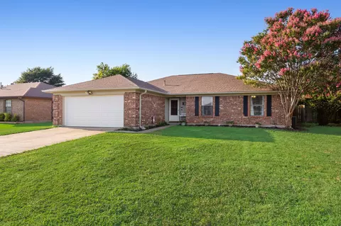 3906 Sunhill Dr, Greenville, TX 75402