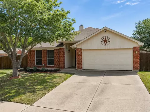 6003 Brookfall Dr, Arlington, TX 76018
