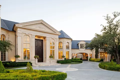 10617 Bridge Hollow Ct, Dallas, TX 75229