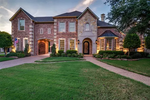 8411 Buffalo Dr, Lantana, TX 76226