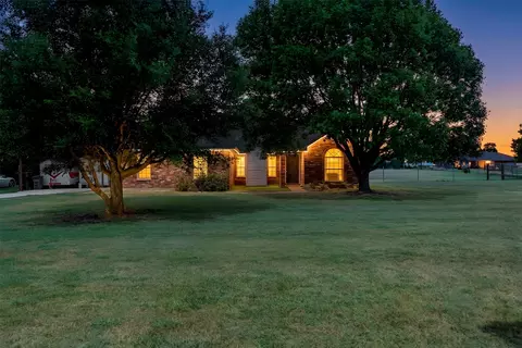541 Bakers Branch Rd, Waxahachie, TX 75167