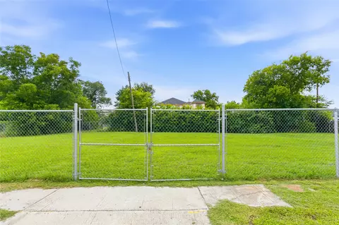 2801 Medill St, Dallas, TX 75215