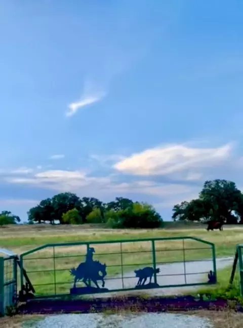 2186 Gilliland Rd, Springtown, TX 76082