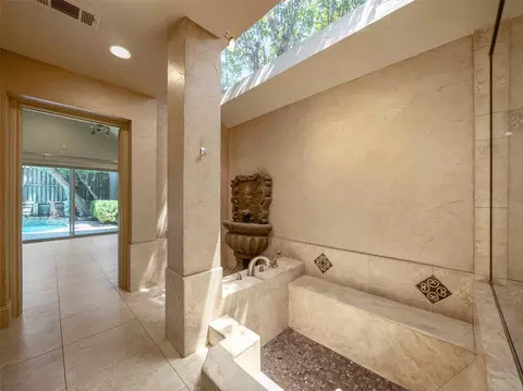 Bath - 4101 Rush Cir, Addison, TX 75001 photo 3 of 5