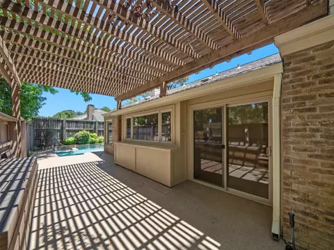 Exterior - 4101 Rush Cir, Addison, TX 75001 photo 8 of 13