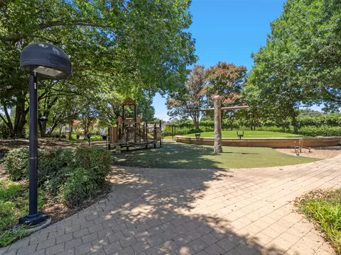 Exterior - 4101 Rush Cir, Addison, TX 75001 photo 12 of 13