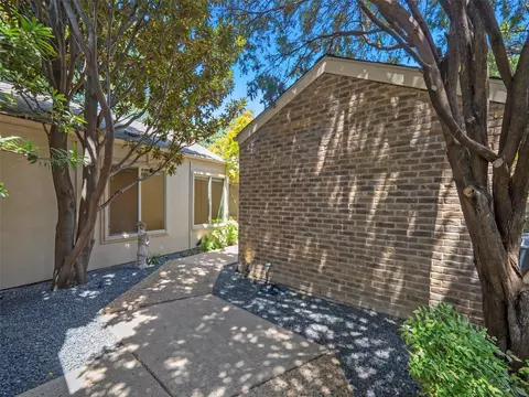 Exterior - 4101 Rush Cir, Addison, TX 75001 photo 10 of 13