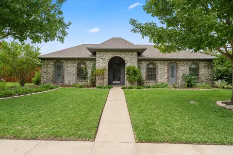 821 Baxter Dr, Plano, TX 75025