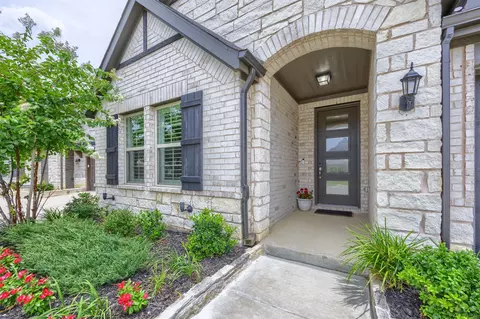 2091 Creekbluff Cir, Carrollton, TX 75010