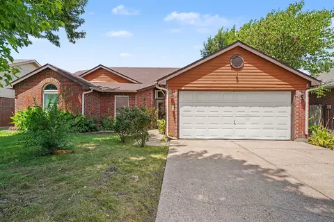 7949 Waterside Trl, Fort Worth, TX 76137