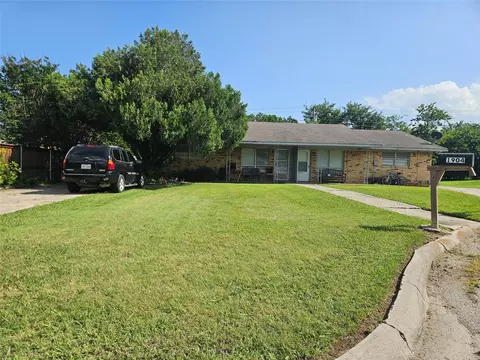 1902 Maplewood Ct #1904, Gainesville, TX 76240