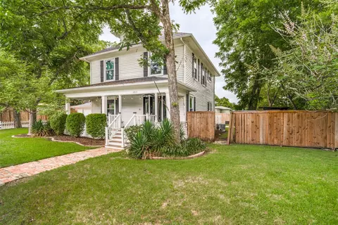1015 N College St, Mckinney, TX 75069
