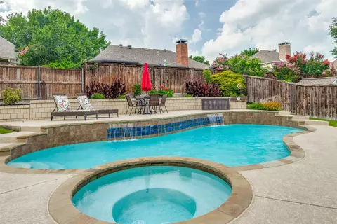 2716 Parkside Ln, Mckinney, TX 75072