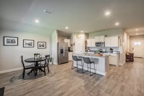 713 Breckenridge Park Dr, Alvarado, TX 76009