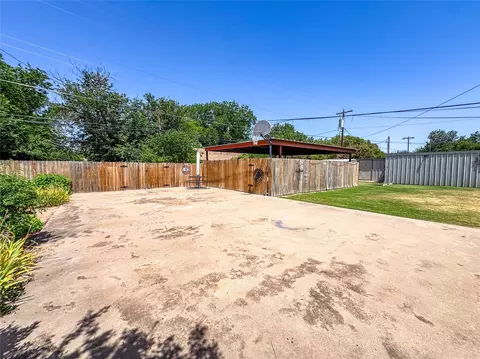 Exterior - 703 N Avenue E, Haskell, TX 79521 photo 10 of 11