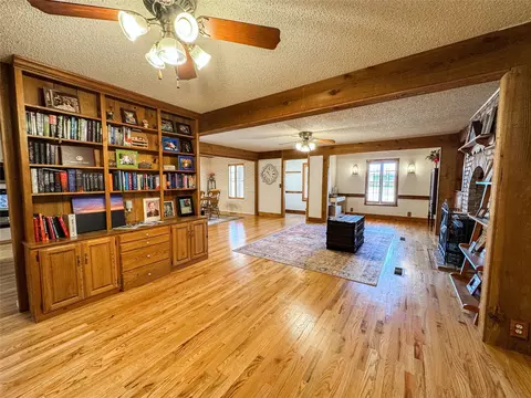 Living - 703 N Avenue E, Haskell, TX 79521 photo 3 of 4